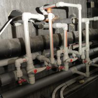 Összetett osztó-gyűjtő rendszer fűtéskorszerűsítéshez